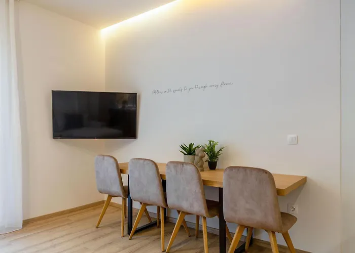 Io Suites